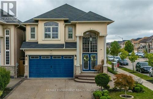 97 Chartwell Circle, Hamilton, ON - Outdoor With Facade