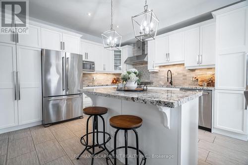 97 Chartwell Circle, Hamilton, ON - Indoor Photo Showing Kitchen With Upgraded Kitchen