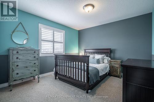 97 Chartwell Circle, Hamilton, ON - Indoor Photo Showing Bedroom