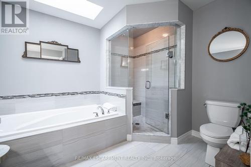 97 Chartwell Circle, Hamilton, ON - Indoor Photo Showing Bathroom