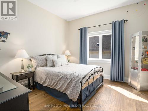 4086 Hickory Drive, Mississauga, ON - Indoor Photo Showing Bedroom