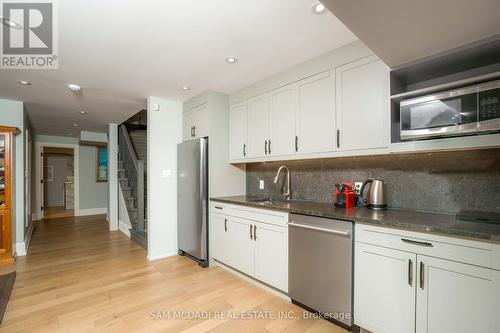 4086 Hickory Drive, Mississauga, ON - Indoor Photo Showing Kitchen