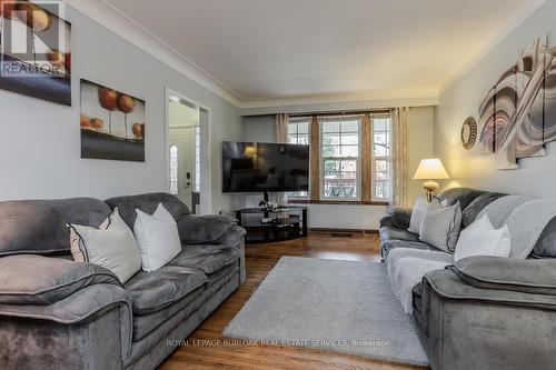 49 Tisdale Street S, Hamilton, ON - Indoor Photo Showing Living Room