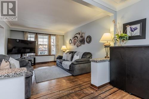 49 Tisdale Street S, Hamilton, ON - Indoor Photo Showing Living Room