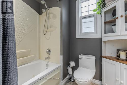 49 Tisdale Street S, Hamilton, ON - Indoor Photo Showing Bathroom