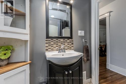 49 Tisdale Street S, Hamilton, ON - Indoor Photo Showing Bathroom