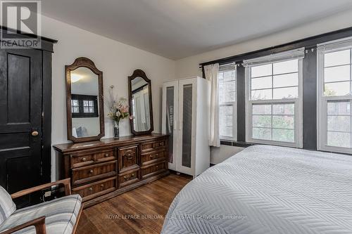 49 Tisdale Street S, Hamilton, ON - Indoor Photo Showing Bedroom