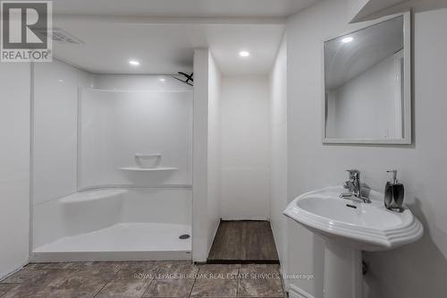 49 Tisdale Street S, Hamilton, ON - Indoor Photo Showing Bathroom