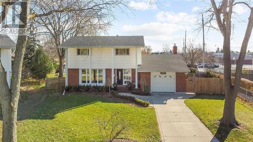 4379 Ashfield Crescent, Windsor, ON - Outdoor With Facade