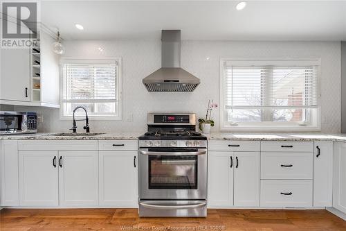 4379 Ashfield Crescent, Windsor, ON - Indoor Photo Showing Kitchen