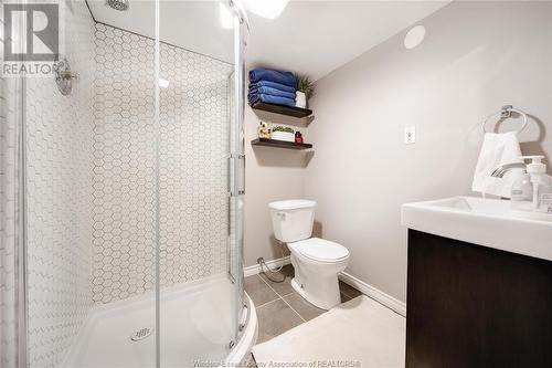 4379 Ashfield Crescent, Windsor, ON - Indoor Photo Showing Bathroom