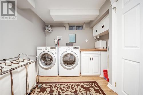 4379 Ashfield Crescent, Windsor, ON - Indoor Photo Showing Laundry Room