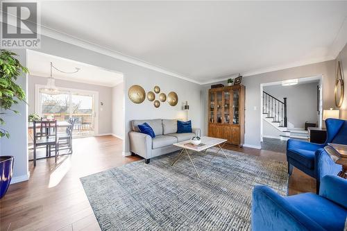 4379 Ashfield Crescent, Windsor, ON - Indoor Photo Showing Living Room