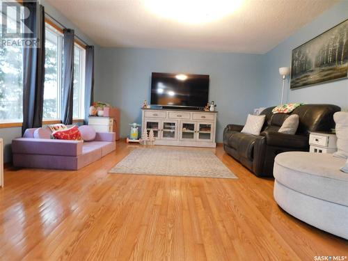 116 Churchill Avenue, Coronach, SK - Indoor Photo Showing Living Room