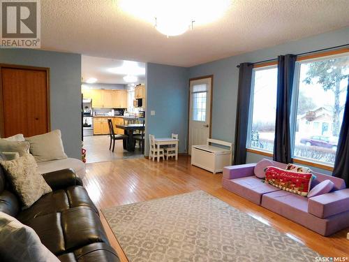 116 Churchill Avenue, Coronach, SK - Indoor Photo Showing Living Room