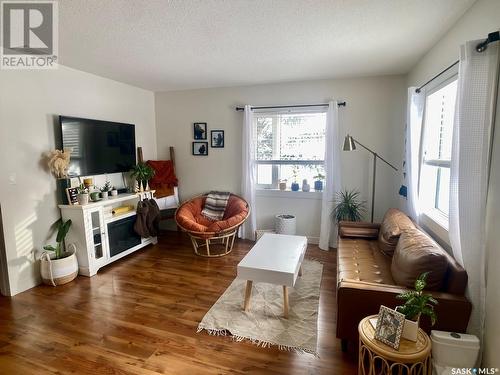 16 Woodhams Avenue, Fillmore, SK - Indoor Photo Showing Living Room