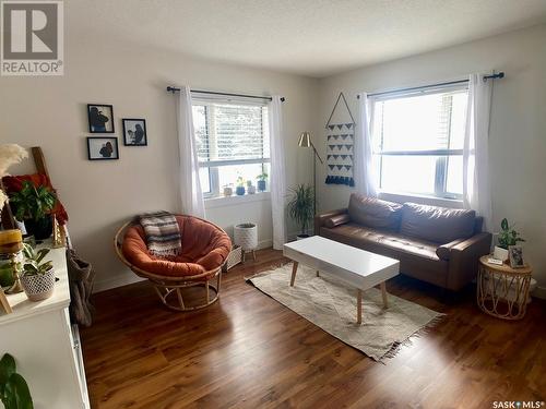 16 Woodhams Avenue, Fillmore, SK - Indoor Photo Showing Living Room