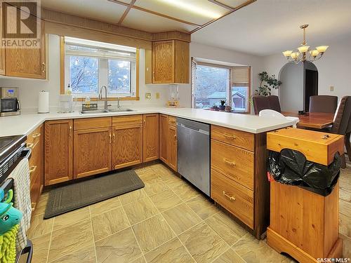 78 Sunset Drive S, Yorkton, SK - Indoor Photo Showing Kitchen With Double Sink