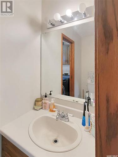 78 Sunset Drive S, Yorkton, SK - Indoor Photo Showing Bathroom