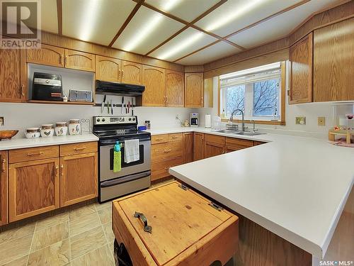 78 Sunset Drive S, Yorkton, SK - Indoor Photo Showing Kitchen With Double Sink