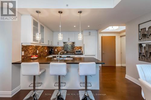 510 - 3500 Lakeshore Road W, Oakville, ON - Indoor Photo Showing Kitchen With Double Sink With Upgraded Kitchen