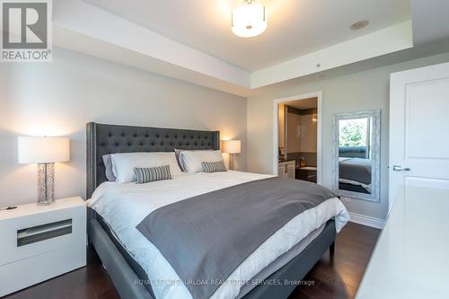 510 - 3500 Lakeshore Road W, Oakville, ON - Indoor Photo Showing Bedroom