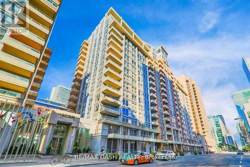 543 - 250 Wellington Street W, Toronto, ON - Outdoor With Balcony With Facade