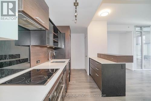 501 - 75 St Nicholas Street, Toronto, ON - Indoor Photo Showing Kitchen