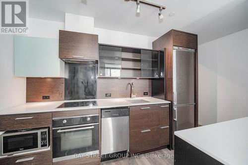 501 - 75 St Nicholas Street, Toronto, ON - Indoor Photo Showing Kitchen