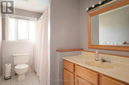 1026 Cumberland Avenue, Peterborough (Northcrest), ON - Indoor Photo Showing Bathroom