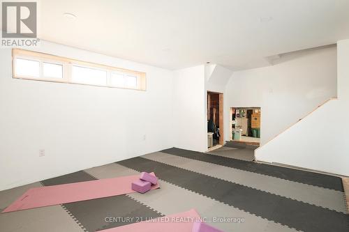 1026 Cumberland Avenue, Peterborough (Northcrest), ON - Indoor Photo Showing Other Room