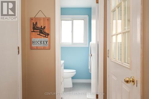 1026 Cumberland Avenue, Peterborough (Northcrest), ON - Indoor Photo Showing Bathroom