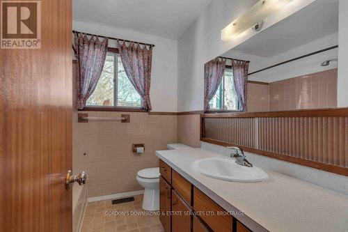 1186 Lincoln Drive, Kingston (South Of Taylor-Kidd Blvd), ON - Indoor Photo Showing Bathroom