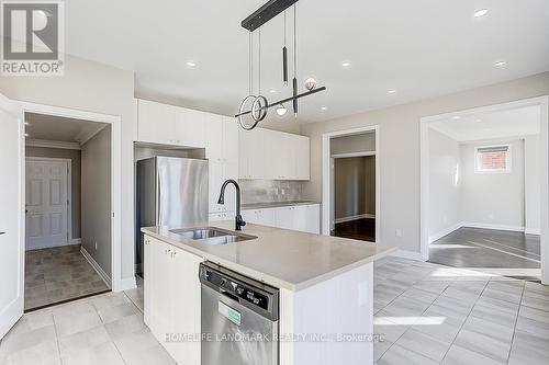 42 St Ives Crescent, Whitby, ON - Indoor Photo Showing Kitchen With Double Sink With Upgraded Kitchen