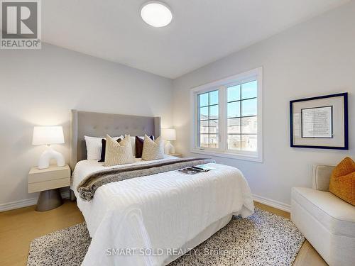 67 Paper Mills Crescent, Richmond Hill, ON - Indoor Photo Showing Bedroom