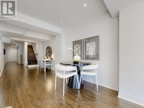 67 Paper Mills Crescent, Richmond Hill, ON - Indoor Photo Showing Dining Room