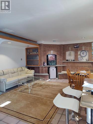 111 Mathewson Street, Vaughan, ON - Indoor Photo Showing Living Room