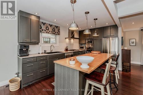 207 West River Road, Cambridge, ON - Indoor Photo Showing Kitchen With Upgraded Kitchen