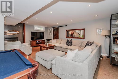 207 West River Road, Cambridge, ON - Indoor Photo Showing Living Room