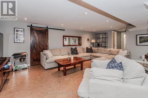 207 West River Road, Cambridge, ON - Indoor Photo Showing Living Room