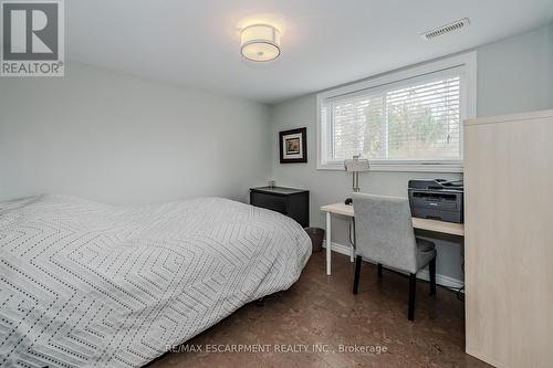 207 West River Road, Cambridge, ON - Indoor Photo Showing Bedroom