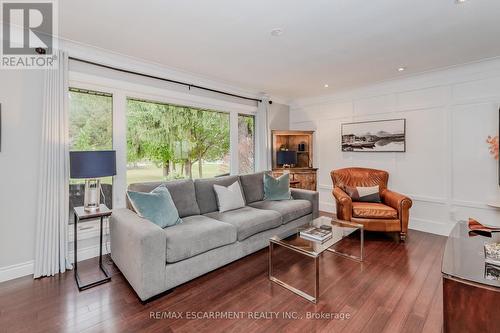 207 West River Road, Cambridge, ON - Indoor Photo Showing Living Room