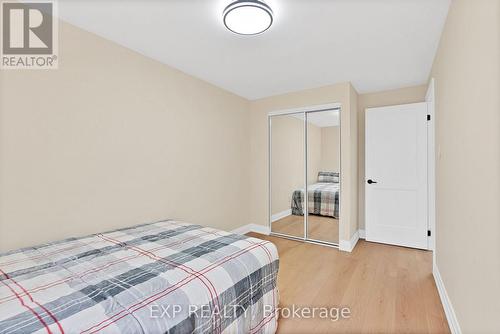 1037 Elizabeth Place, Oakville, ON - Indoor Photo Showing Bedroom