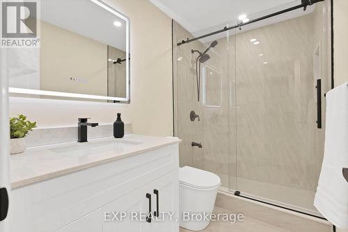 1037 Elizabeth Place, Oakville, ON - Indoor Photo Showing Bathroom