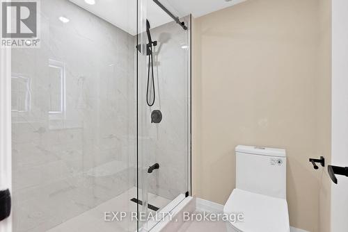 1037 Elizabeth Place, Oakville, ON - Indoor Photo Showing Bathroom