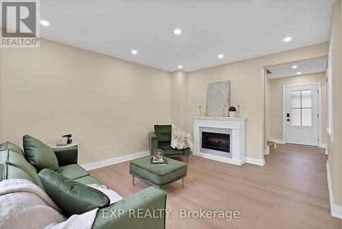 1037 Elizabeth Place, Oakville, ON - Indoor With Fireplace