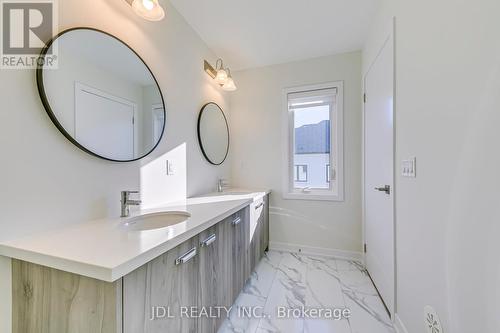 1328 Kobzar Dr Drive, Oakville, ON - Indoor Photo Showing Bathroom