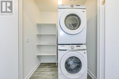 1328 Kobzar Dr Drive, Oakville, ON - Indoor Photo Showing Laundry Room