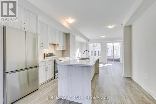 1328 Kobzar Dr Drive, Oakville, ON - Indoor Photo Showing Kitchen