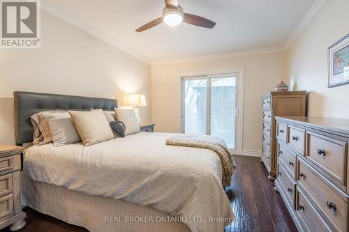 1561 Newlands Crescent, Burlington, ON - Indoor Photo Showing Bedroom